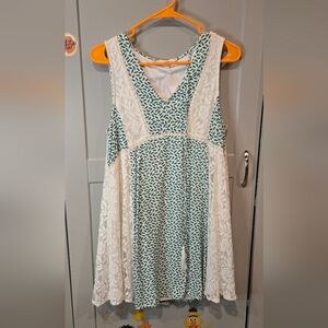 Entro Green and White Sleeveless Dress